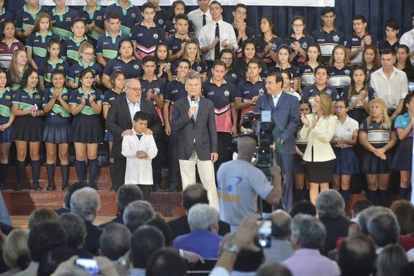 Resultado de imagen para Macri en Corriente, la Escuela Normal José Manuel Estrada